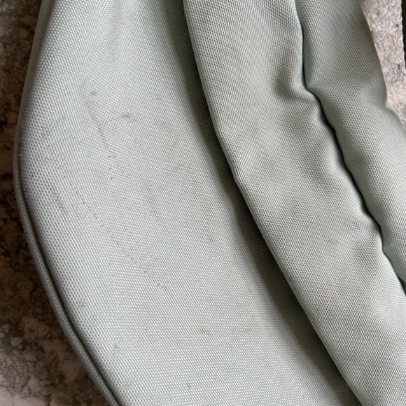 SHIPS FREE! Everlane Renew Transit Fanny Pack in Sold Out Light Blue - Picture 4 of 6